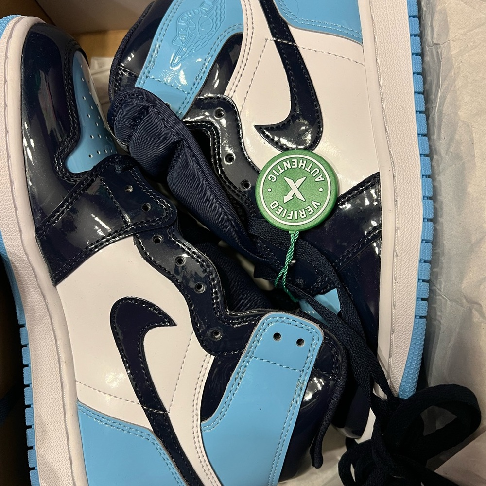 Women’s Air Jordan 1 High OG Obsidian/blue chill and white